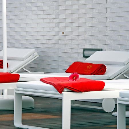 Gran Hotel Nagari Boutique&Spa Vigo Bagian luar foto The pool at the Mandarin Oriental, Munich
