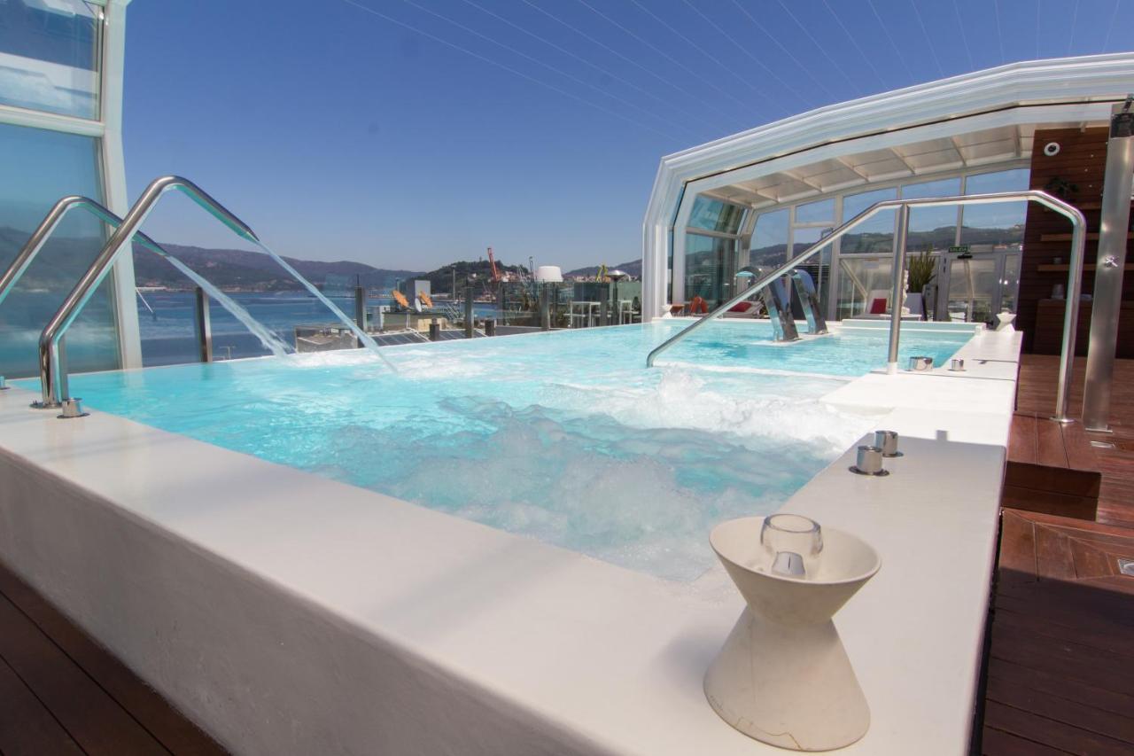Gran Hotel Nagari Boutique&Spa Vigo Bagian luar foto The rooftop pool