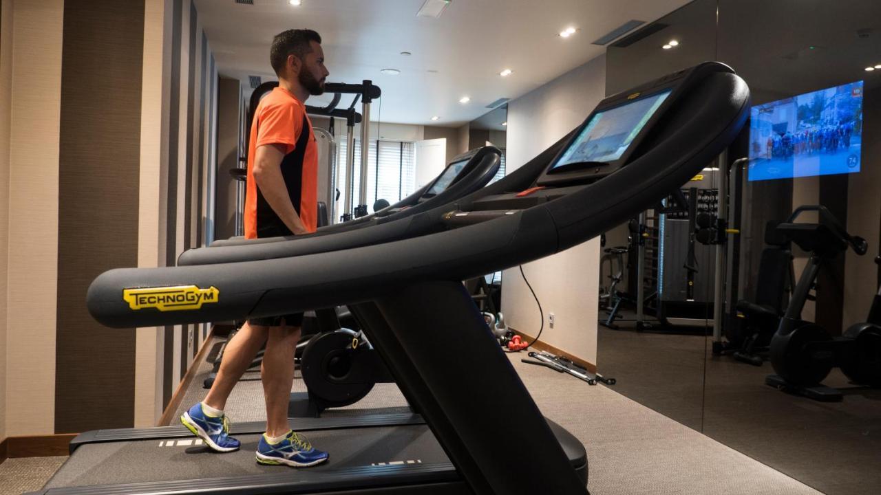 Gran Hotel Nagari Boutique&Spa Vigo Bagian luar foto A treadmill