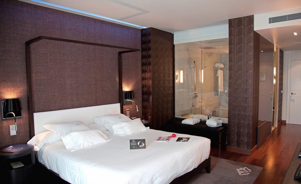 Gran Hotel Nagari Boutique&Spa Vigo Bagian luar foto A room at the hotel