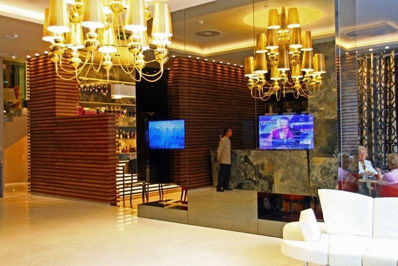 Gran Hotel Nagari Boutique&Spa Vigo Bagian luar foto The lobby of the hotel