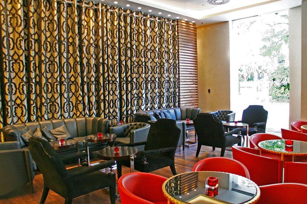 Gran Hotel Nagari Boutique&Spa Vigo Restoran foto The lobby of the hotel